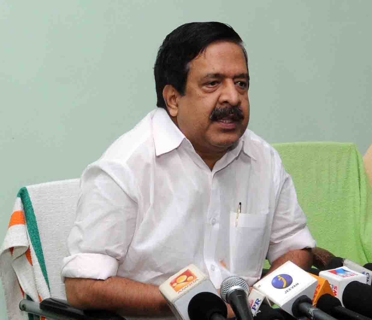 വിരട്ടി വരുതിയിൽ നിർത്താമെന്ന്​ കോടിയേരി കരുതേണ്ട -ചെന്നിത്തല